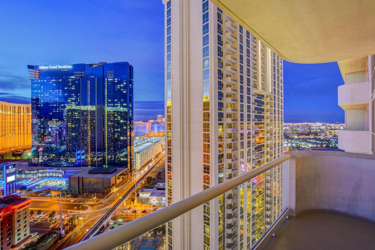 Lucky Gem Penthouse & Luxury Suites At Signature Resort, Balcony Strip View 2605 Las Vegas Exterior photo