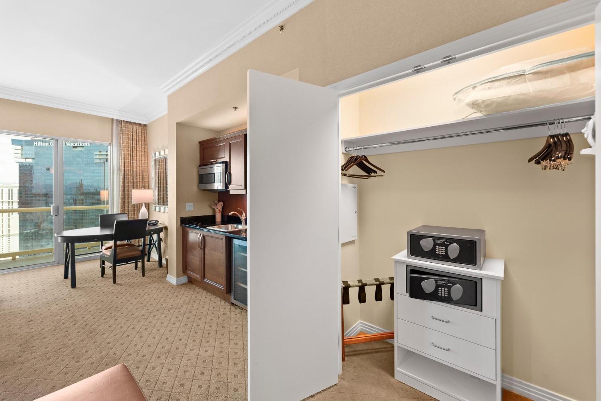 Lucky Gem Penthouse & Luxury Suites At Signature Resort, Balcony Strip View 2605 Las Vegas Exterior photo