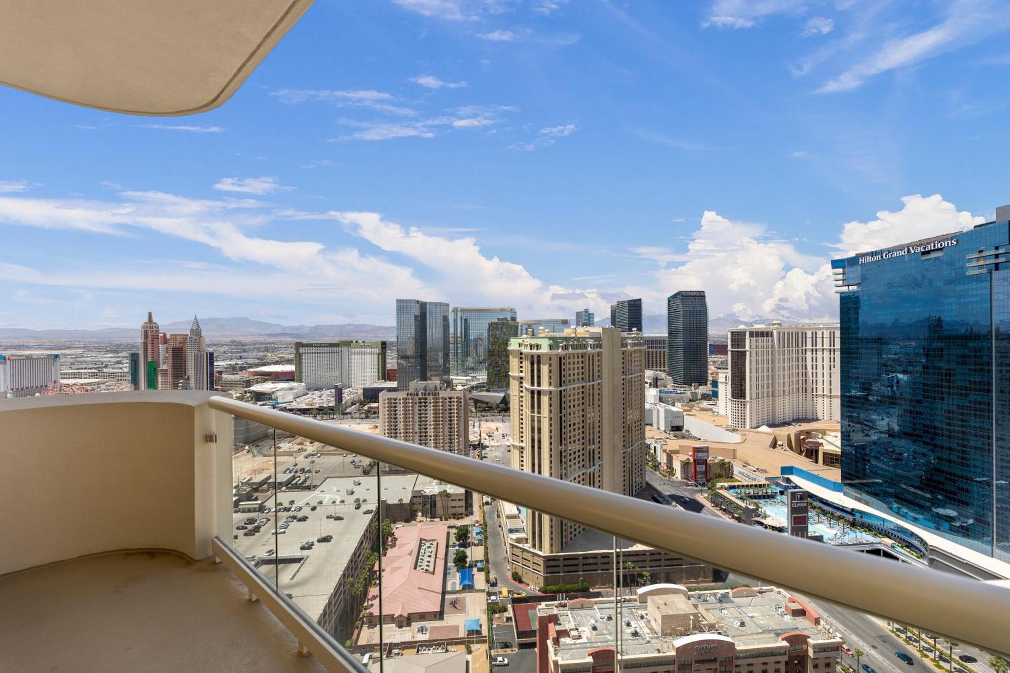 Lucky Gem Penthouse & Luxury Suites At Signature Resort, Balcony Strip View 2605 Las Vegas Exterior photo
