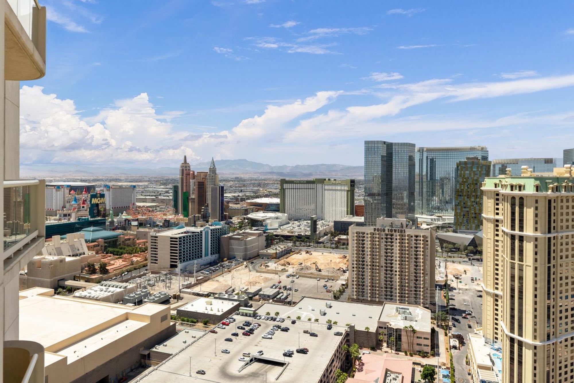 Lucky Gem Penthouse & Luxury Suites At Signature Resort, Balcony Strip View 2605 Las Vegas Exterior photo